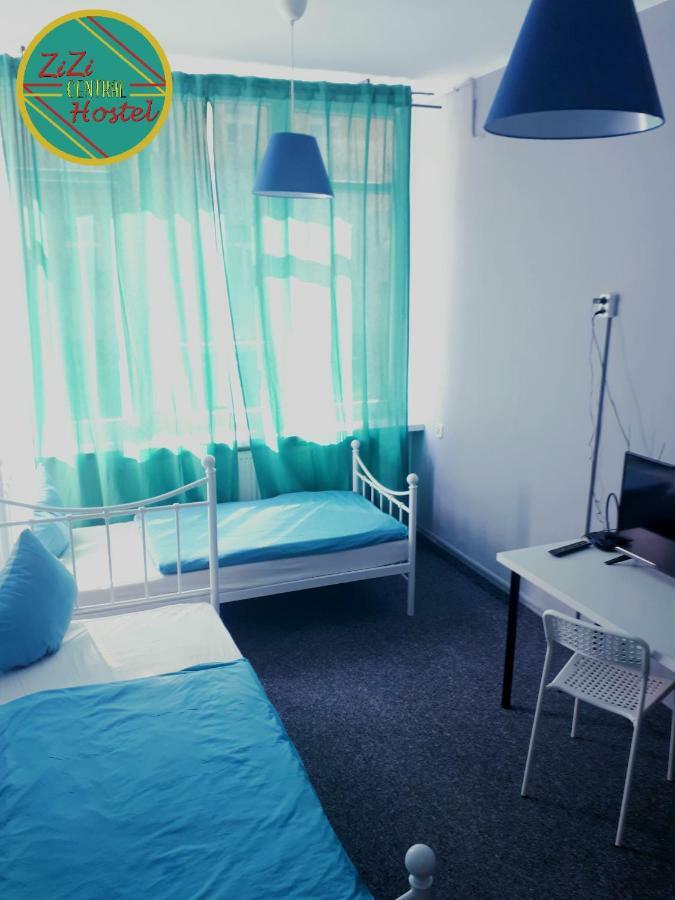 Zizi Central Hostel วอร์ซอ ภายนอก รูปภาพ