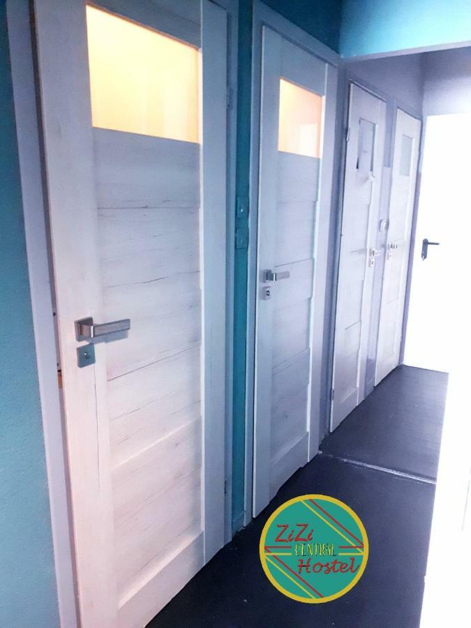 Zizi Central Hostel วอร์ซอ ภายนอก รูปภาพ
