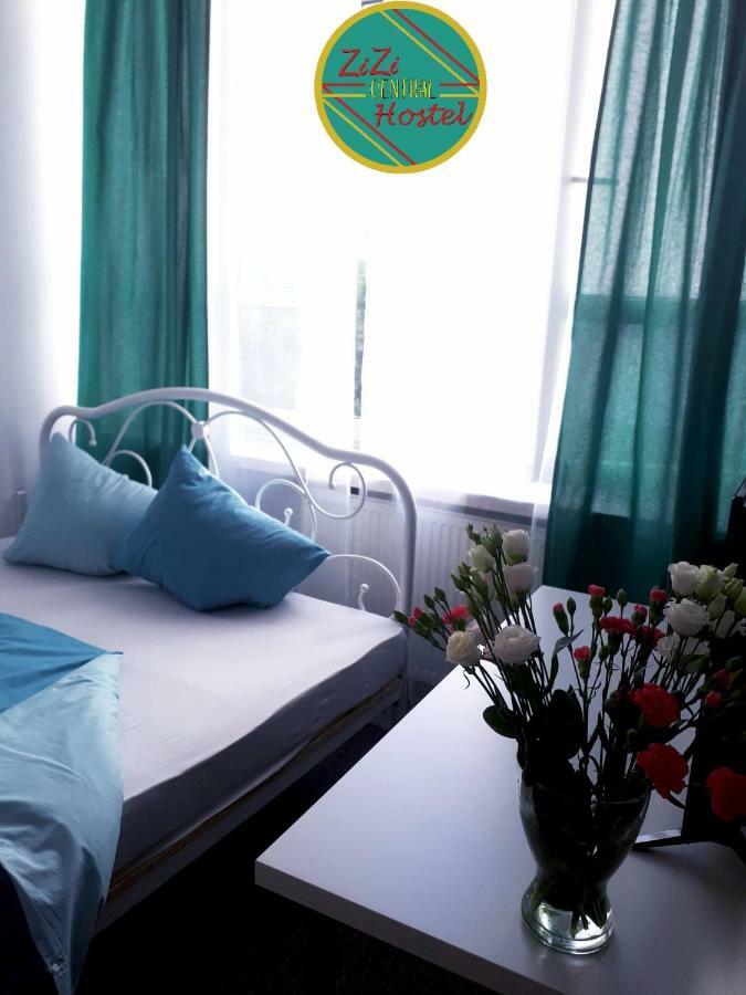 Zizi Central Hostel วอร์ซอ ภายนอก รูปภาพ