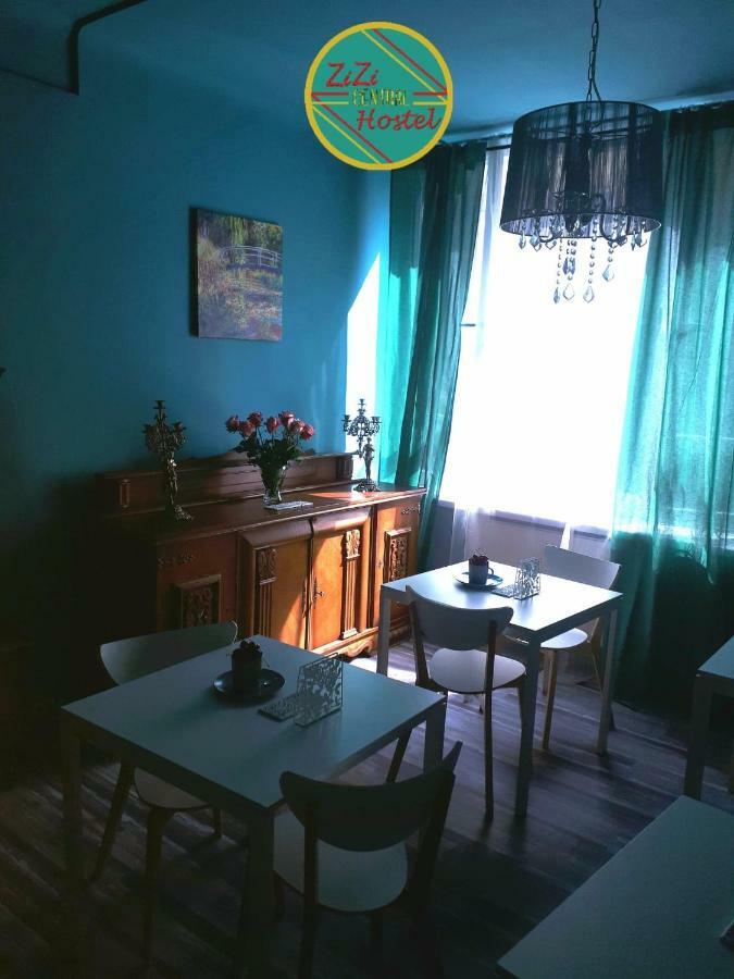 Zizi Central Hostel วอร์ซอ ภายนอก รูปภาพ